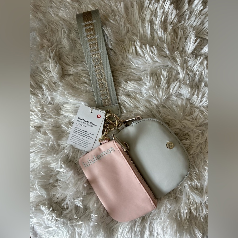 NWT lululemon athletica Key Card Holder